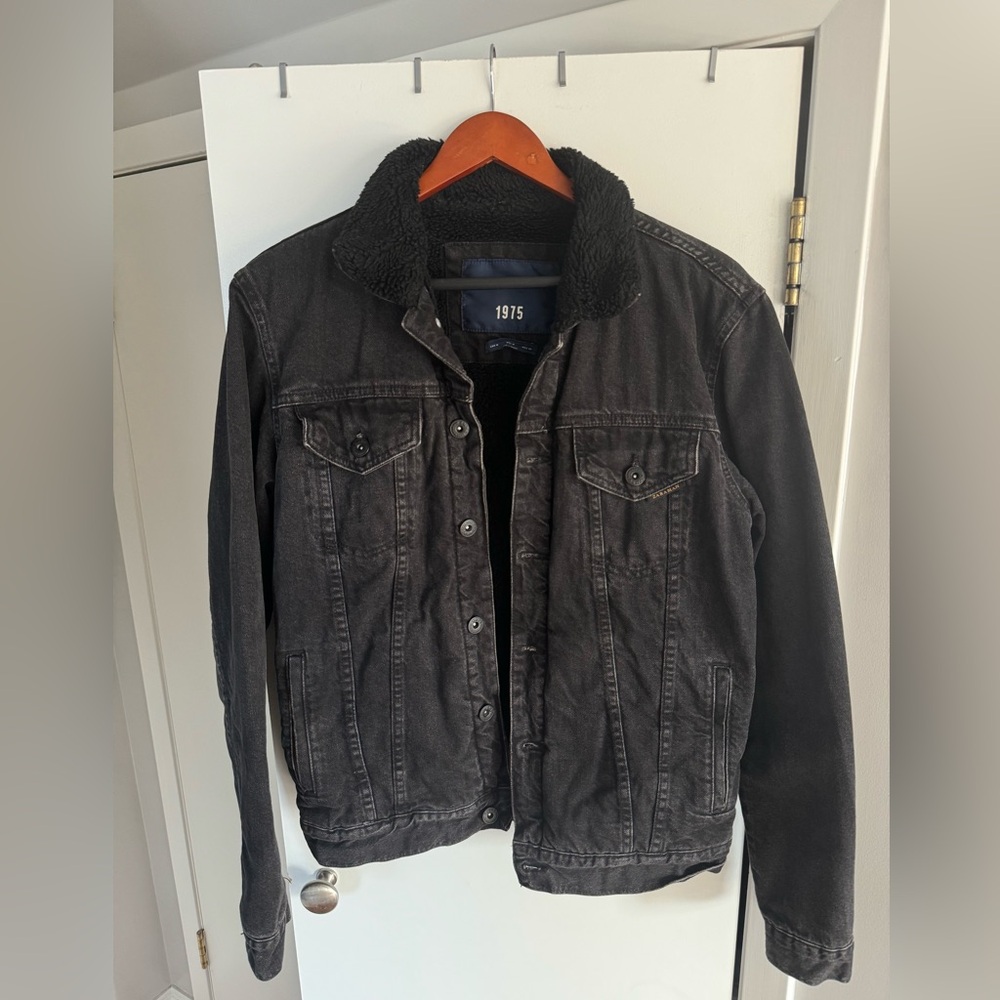 Zara Man Black Faux Fur Lined Jean Jacket in Medium